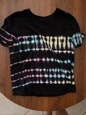 Rue21 Black Tie-Dye Short Sleeve Top with Pastel Accents